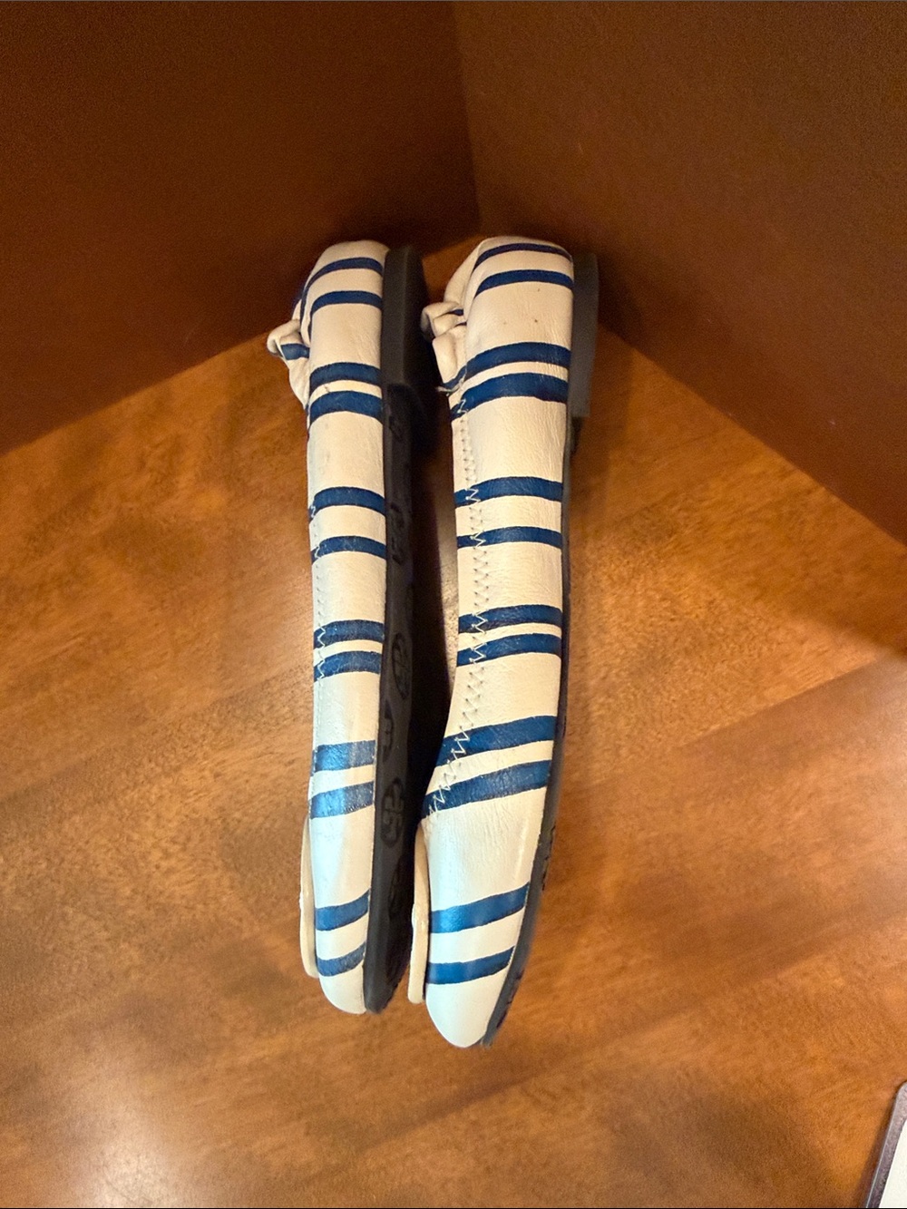 Tory Burch White and Blue Striped Reva Logo Ballet Flats - Picture 5 of 8